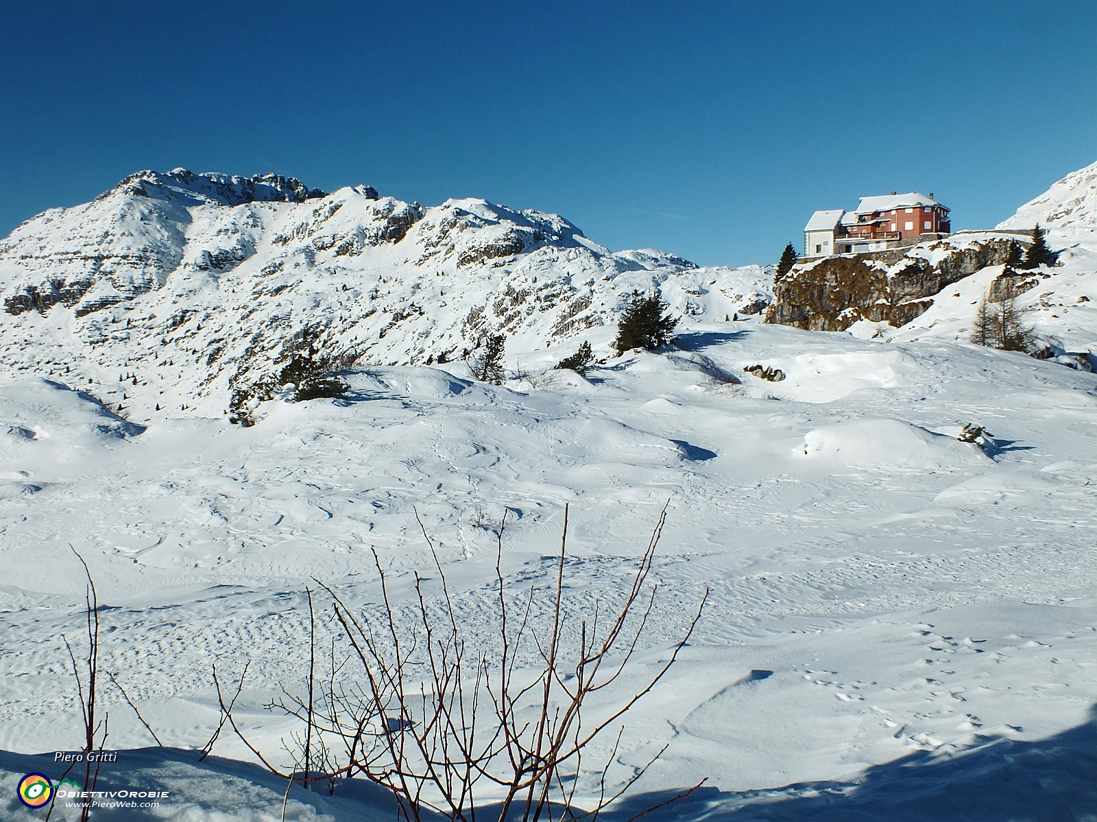 55 Vista dal Rif. Nicola al Rif. Cazzaniga.JPG
